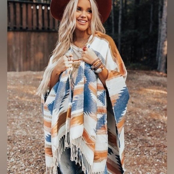 New Aztec Print Poncho Fringed Tribal Print Wrap - Picture 4 of 5